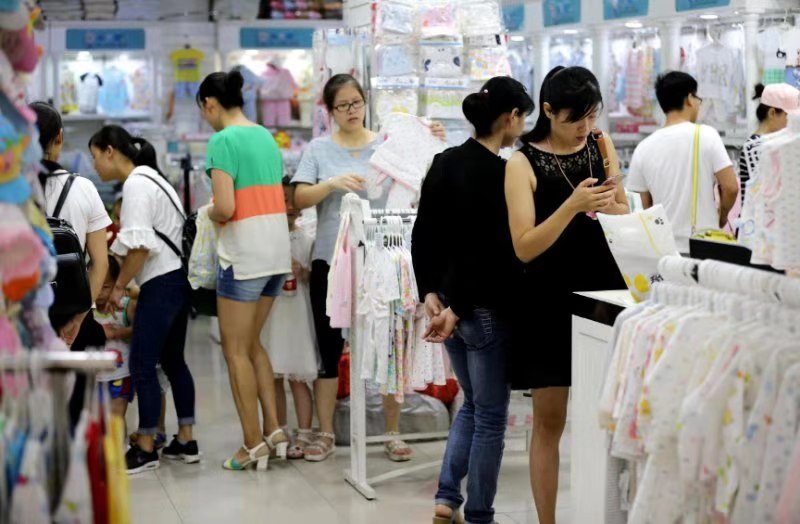 汉口北品牌服装城童衣店铺实景